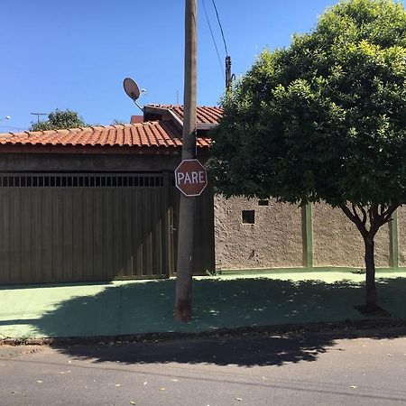 Casa Em Olimpia Vila Exterior foto
